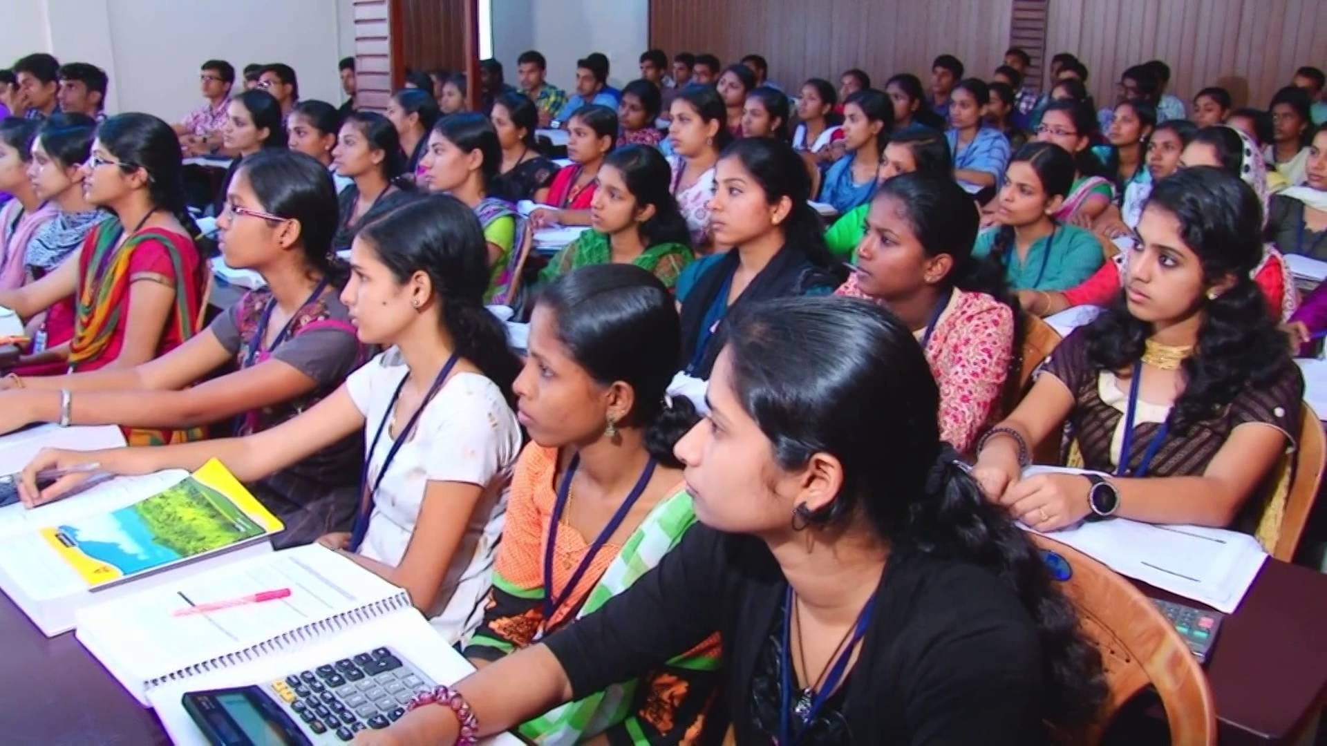IIT-JEE में 100% सफलता की गारंटी: कोचिंग संस्थानों की तैयारी और जिम्मेदारी